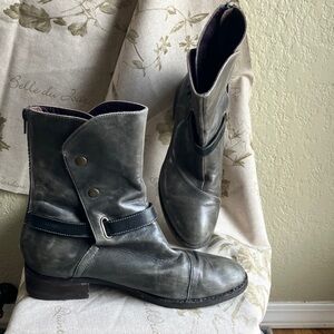 Everybody by BZ Moda 90’s booties